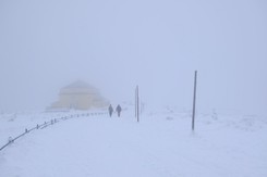 Zamknięte szlaki, ostrzeżenia GOPR... Fatalne warunki w Karkonoszach