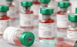 Sanofi rezygnuje z testowania szczepionki mRNA. Byłaby gotowa zbyt późno