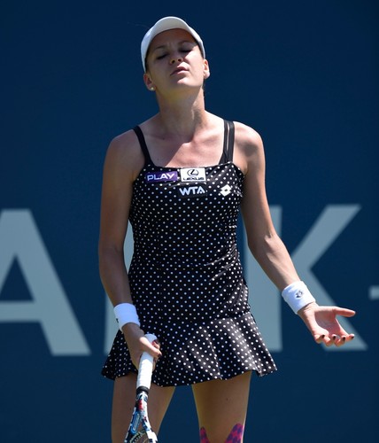 Sukienka w grochy nie przyniosła szczęścia Agnieszce Radwańskiej