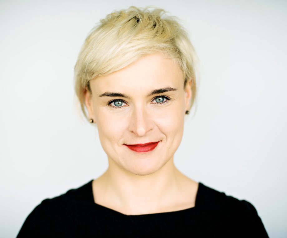 Marta Ogórkiewicz - CEO KODA Bots. Od 10 lat zaangażowana w rozwój i strategię produktów digitalowych, projekty marketingowe i e-commercowe w strukturach największych marek. Pracowała m.in. w Allegro, Newsweek, Medicover i 4Fun.TV.