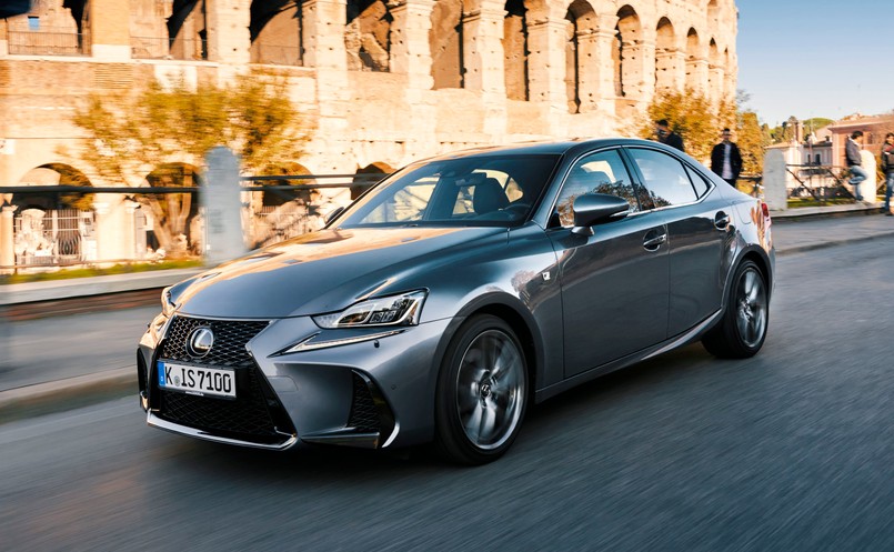 Lexus IS
