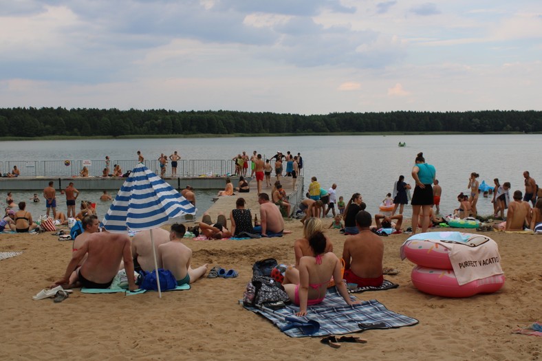 Plaża w Czarnej Wsi nad jeziorem Rajgrodzkim