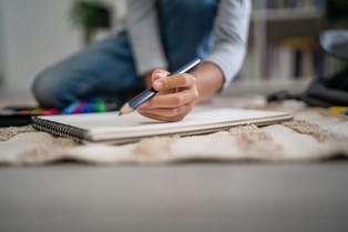 Zakaz prac domowych wchodzi w życie. Polska szkoła zmieni się na lepsze?