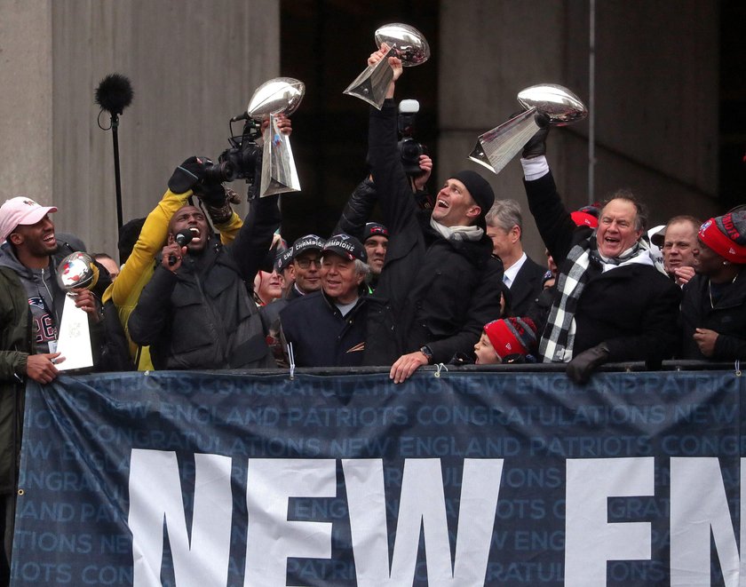 Mistrzowska feta zwycięzców Super Bowl. Alkohol lał się strumieniami