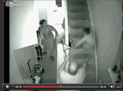 Tata niczym Superman. Złapał synka spadającego ze schodów [WIDEO]