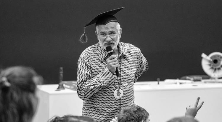 Dr. Orosz László, a BME legendás fizikaoktatója