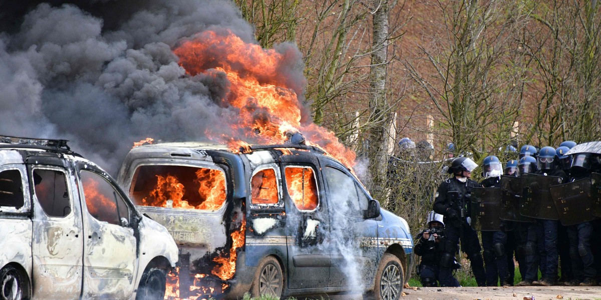 Francja. Krwawe protesty paraliżują kraj.