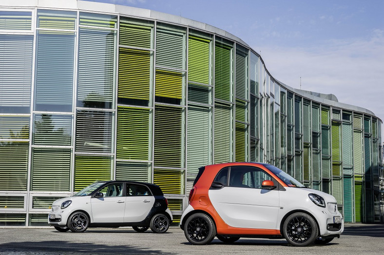 Nowe Smarty: Fortwo (z prawej) i Forfour (z lewej)