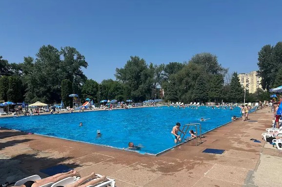 NEMA GDE IGLA DA PADNE Počela kupališna sezona na gradskim bazenima u Čačku