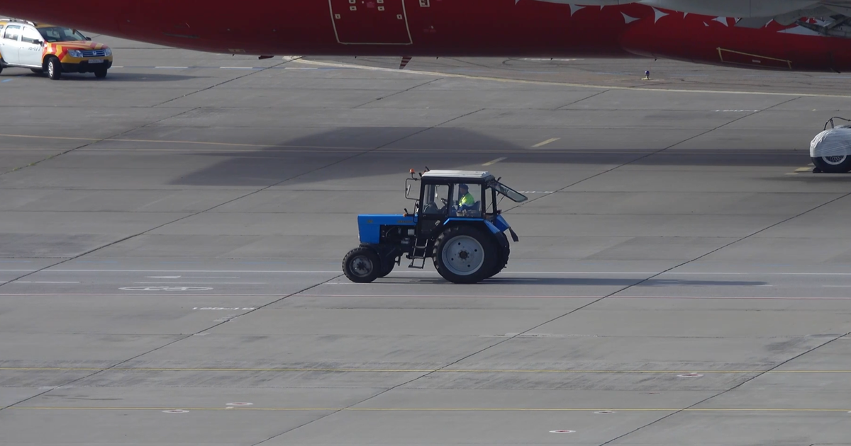 Unauthorized tractor forces three flights to restart at Novosibirsk airport