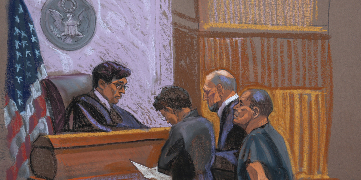 Joaquin "El Chapo" Guzmán, right, and defense attorneys Michael Schneider, center right, and Michelle Gelernt, center left, shown in a court sketch in Brooklyn, New York City, January 20, 2017.