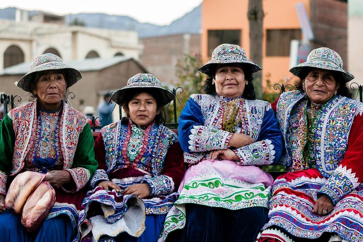 Peruwianki z Cabanaconde, Peru; fot. T. Bogusz / Pirania na kolację