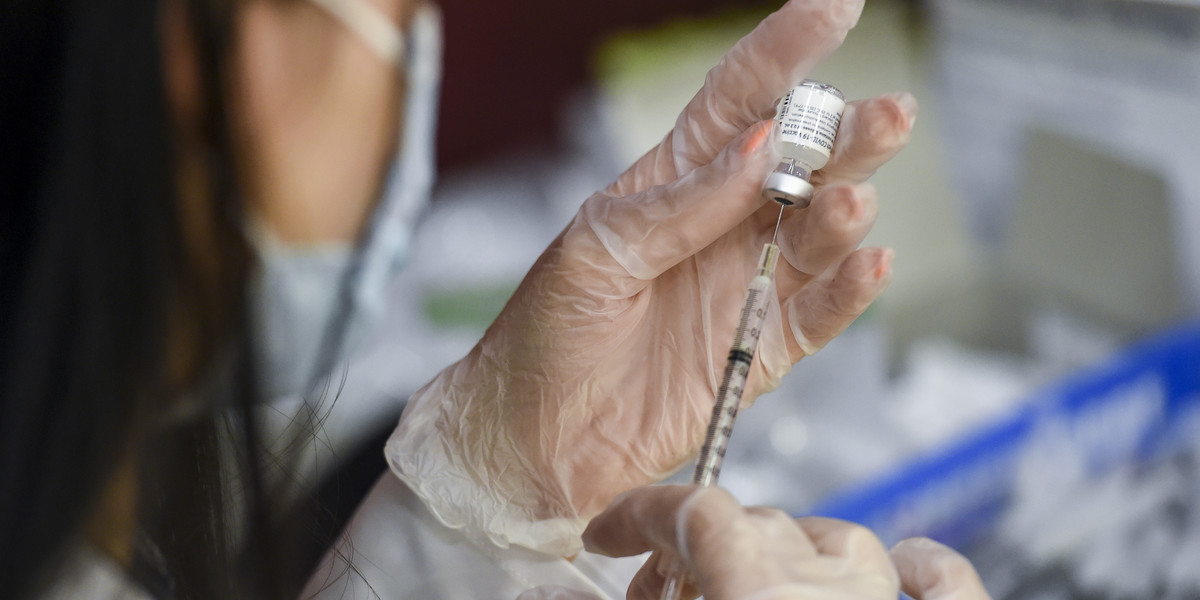 Chiny planują zaakceptować szczepionkę firmy BioNTech. 