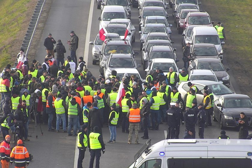 Rolnicy zablokowali autostradę A2