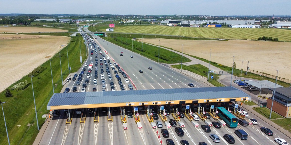 Obecnie w Polsce obowiązkiem uiszczania opłaty za przejazd drogami objętych jest 3660 km dróg, w tym 2525 km autostrad i dróg szybkiego ruchu oraz 1135 km dróg krajowych