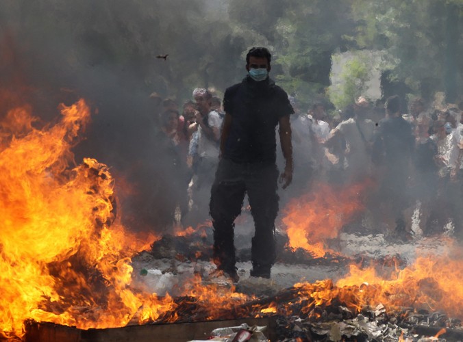 Grecy nie chcą oszczędzać - wyszli na ulice