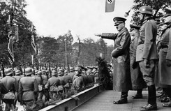 Hitler cudem uniknął śmierci w Warszawie. Historyk Roger Moorhouse dla dziennik.pl