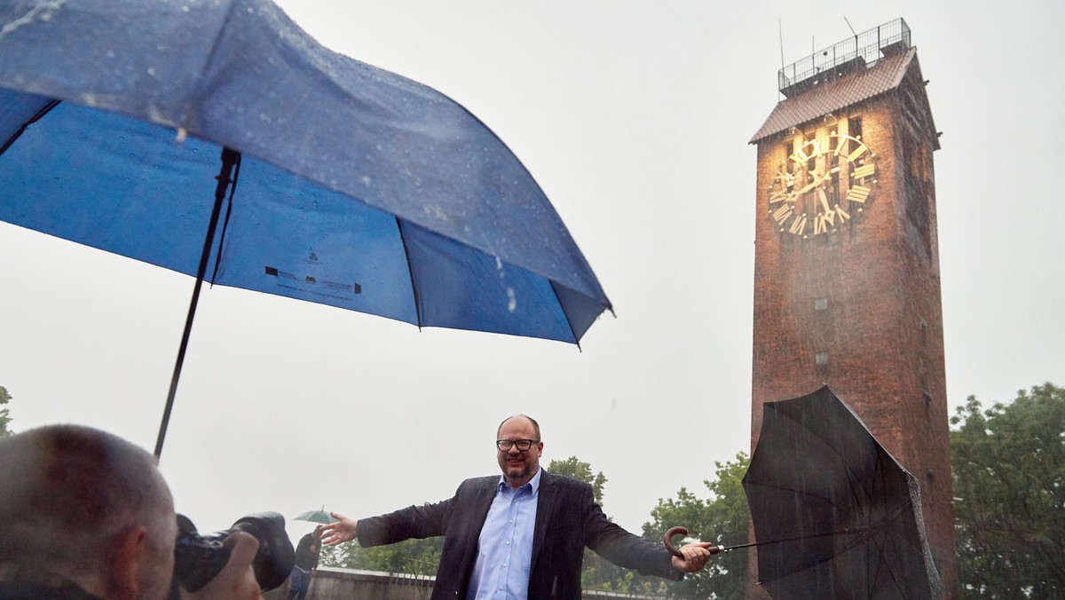 We wczorajszy wieczór miało miejsce uroczyste, symboliczne oddanie do użytku odrestaurowanego zabytkowego zegara zdobiącego wieżę schroniska im. Pawła Beneke na gdańskiej Biskupiej Górce. Prace przeprowadzano dzięki funduszom pozyskanym z publicznej zbiórki.