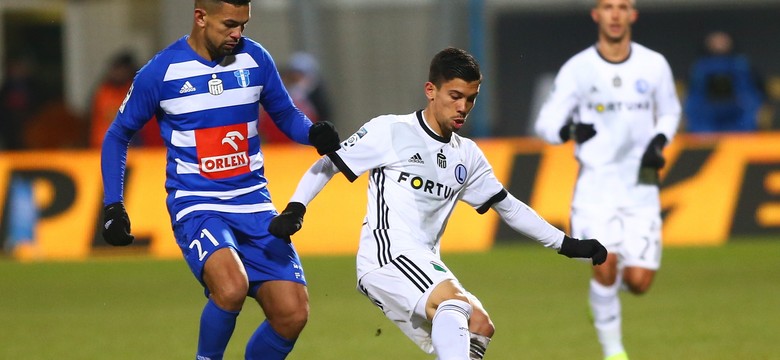 Ekstraklasa: Legia już w 30. sekundzie powinna strzelić gola. Wisła do ataku ruszyła dopiero w końcówce