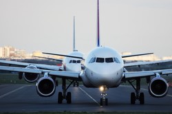 Europie zabraknie paliwa lotniczego? Niepokojący głos z Komisji Europejskiej