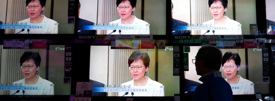 Carrie Lam, szefowa hongkońskich władz, ogłasza wycofanie kontrowersyjnej ustawy o ekstradycji. Hongkong, 5 września 2019 r.