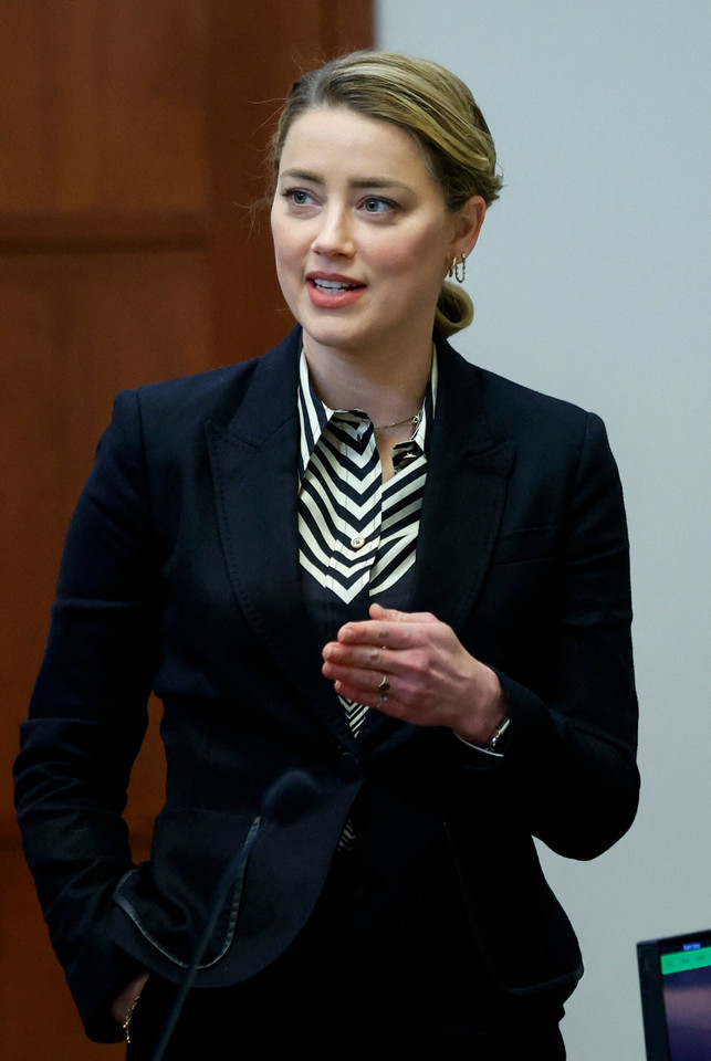 Amber Heard podczas rozprawy sądowej 27 kwietnia 2022 r.