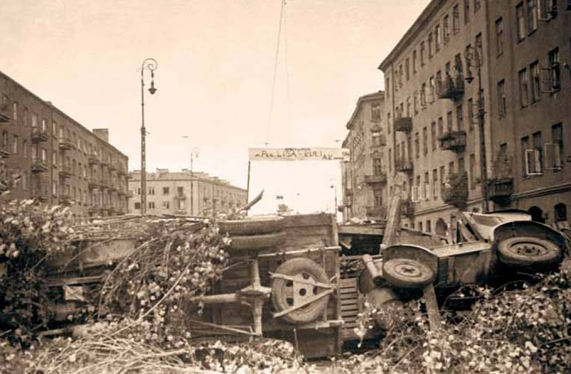 Grzegorz Jasiński, "Powstanie Warszawskie. Najważniejsze fotografie", Wydawnictwo RM