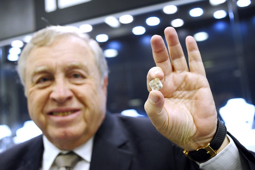 Tajna: Tavisal nije hteo da otkrije koliko Srbi troše na dijamante