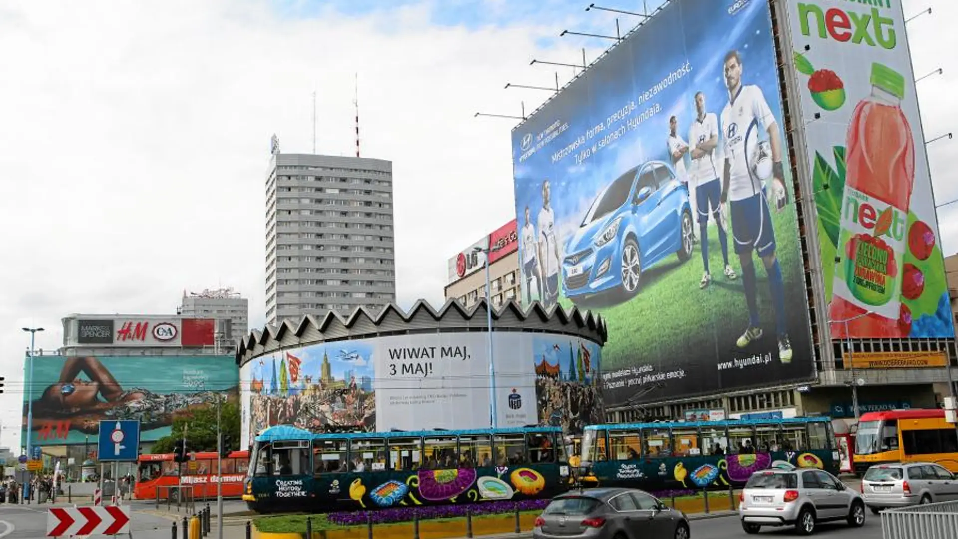 Koniec szpetnych reklam i billboardów w stolicy. Warszawa przyjęła uchwałę krajobrazową