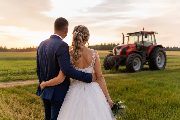Ivan (24) i Marijana (24) rekli na sopstveno venčanje došli 