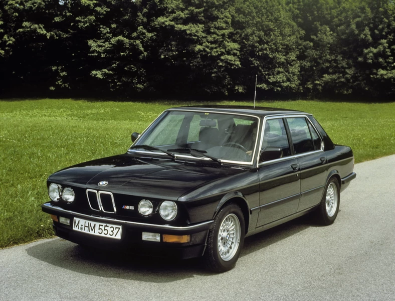 BMW M5 (E28)