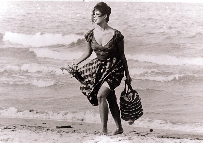 Claudia Cardinale jako 'Dziewczyna z walizką' (1960)