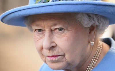 Elżbieta II apeluje do polityków, by działali dla przyszłych pokoleń