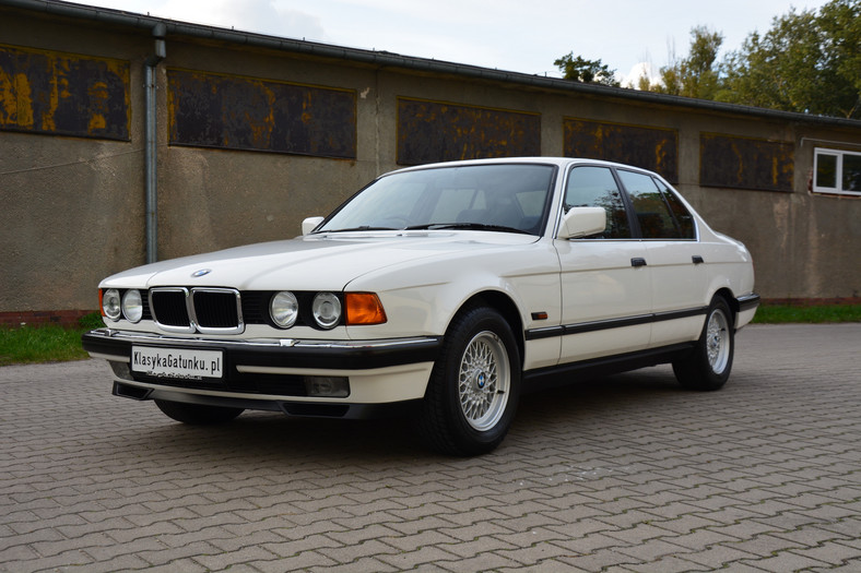 BMW 740i E32