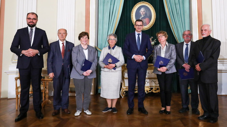 Odznaki Honorowe za Zasługi dla Legislacji