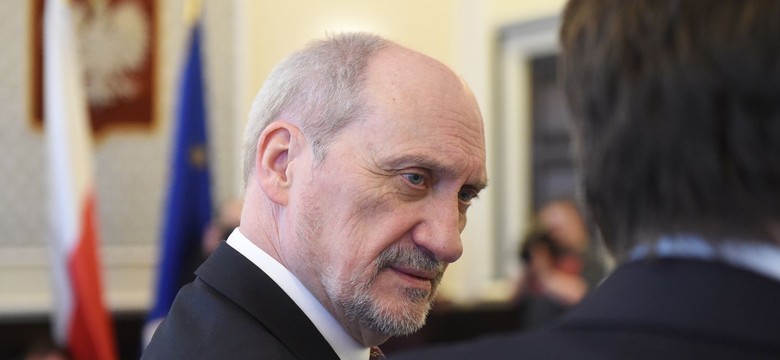 Testy broni elektromagnetycznej na Polakach? Oto, co dokładnie powiedział Macierewicz