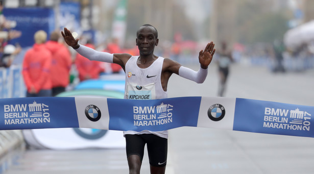 Maraton w Berlinie: Kipchoge wygrał, ale nie poprawił rekordu świata