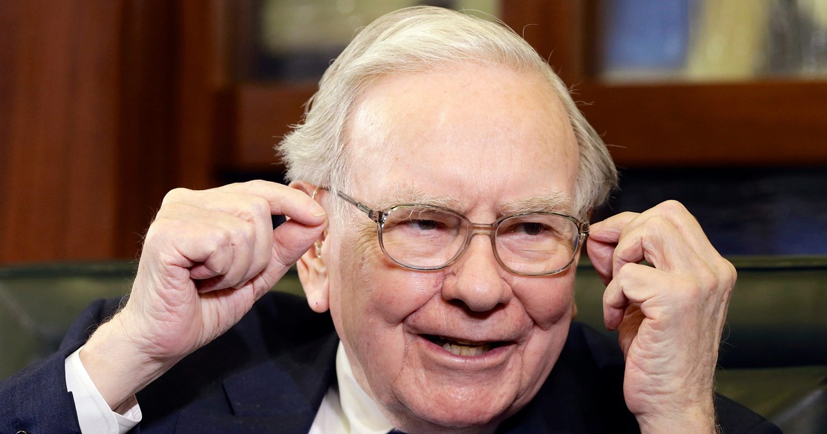 Warren Buffett nicknamed his private jet 'The Indefensible' - then ...