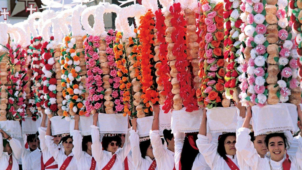 2011 rok w Portugalii będzie obfitował w ciekawe wydarzenia, ale będzie niezwykły, gdyż odbędzie się w nim organizowana raz na cztery lata Festa dos Tabuleiros (Święto Koszy) - jedno z najbardziej widowiskowych świąt w tym kraju.