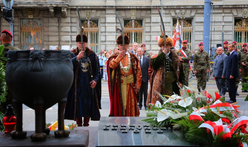 Łódź oddała cześć bohaterom w dzień Wniebowzięcia Najświętszej Maryi Panny i Święto Wojska Polskiego