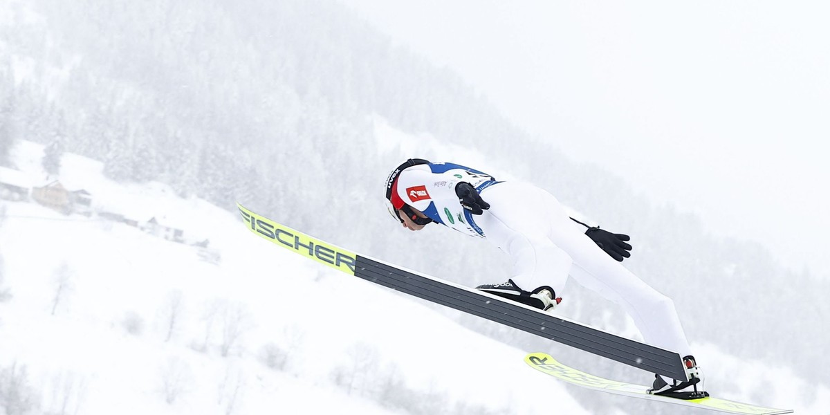 Kamil Stoch podczas kwalifikacji skoczył najlepiej z Polaków. 