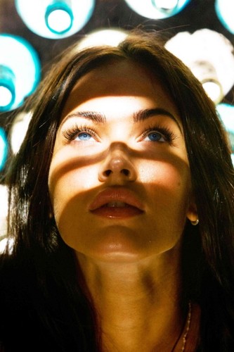 Rola Megan Fox to niewątpliwie wielki atut dwóch części 'Transformers'. Atut ten twórcy filmów zdecydowali się wykorzystać do maksimum. Na dowód tego prezentujemy garść kadrów z obu kinowych przebojów