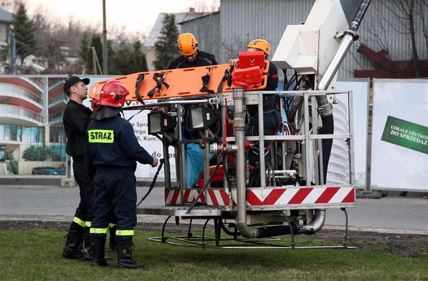 Zmarł 55 metrów nad ziemią!