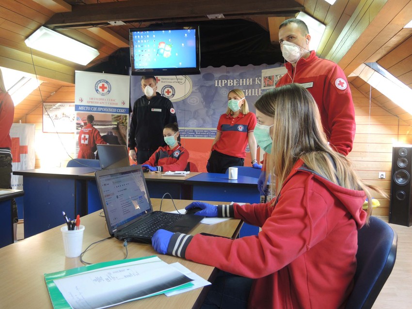 Volonteri crvenog krsta iz Užica