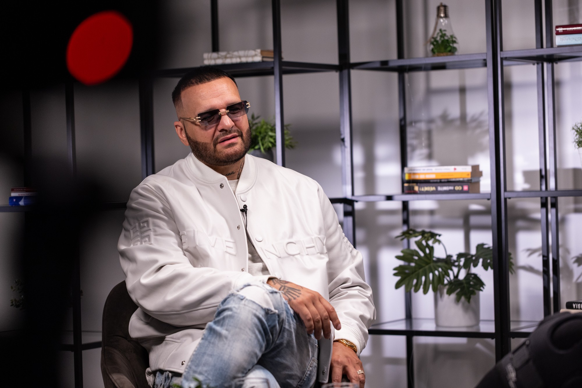 Raper Patrik Rytmus Vrbovský v podcaste Off Record.