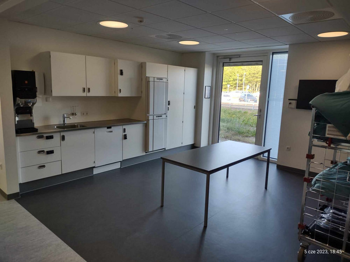 Aneks kuchenny dla personelu medycznego w duńskim szpitalu