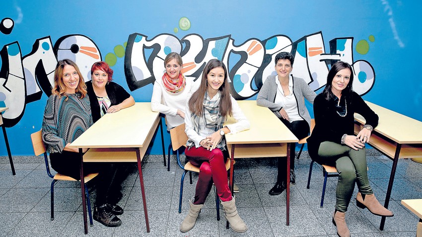 Naš prosvetni drim tim za Evropu: (sleva) Tatjana Stefanović, Nataša Railić, Milena Arsić, Mirjana Stjepanović, Tatjana Stojsavljević i Gorica Njegovanović