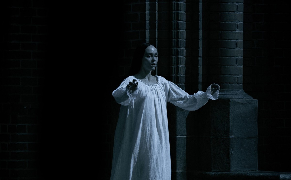 Lily-Rose Depp jako Ellen Hutter w horrorze "Nosferatu"
