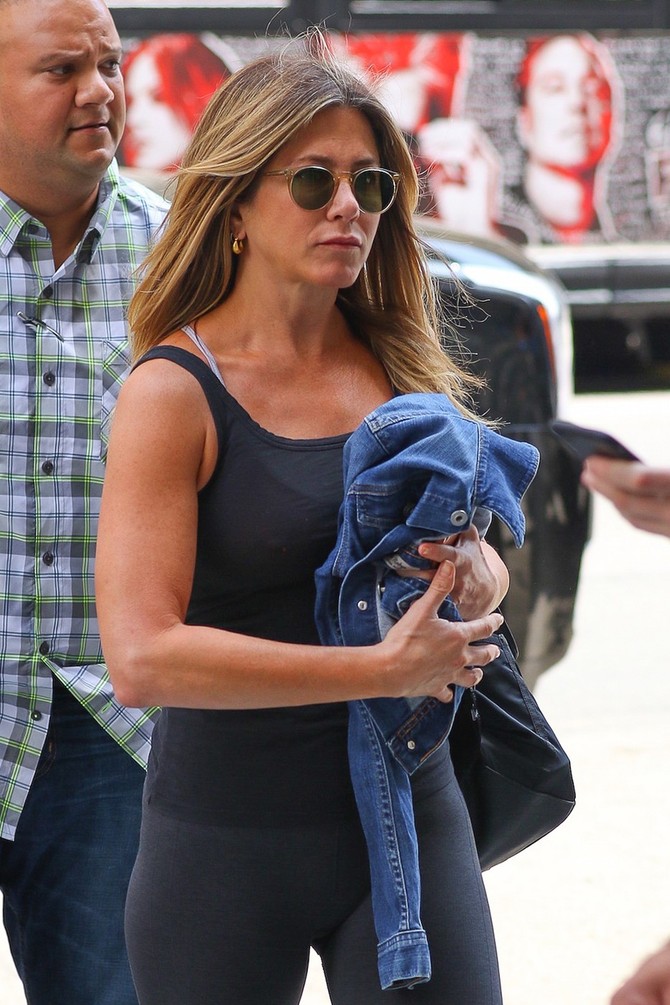 Dženifer Aniston