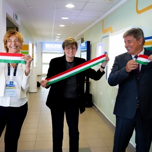 Karikó Katalin támogatásával nyílt meg ez az új központ Szegeden
